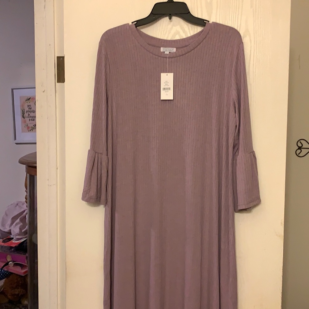 Great midi length dress with 3/4 style bell sleeve